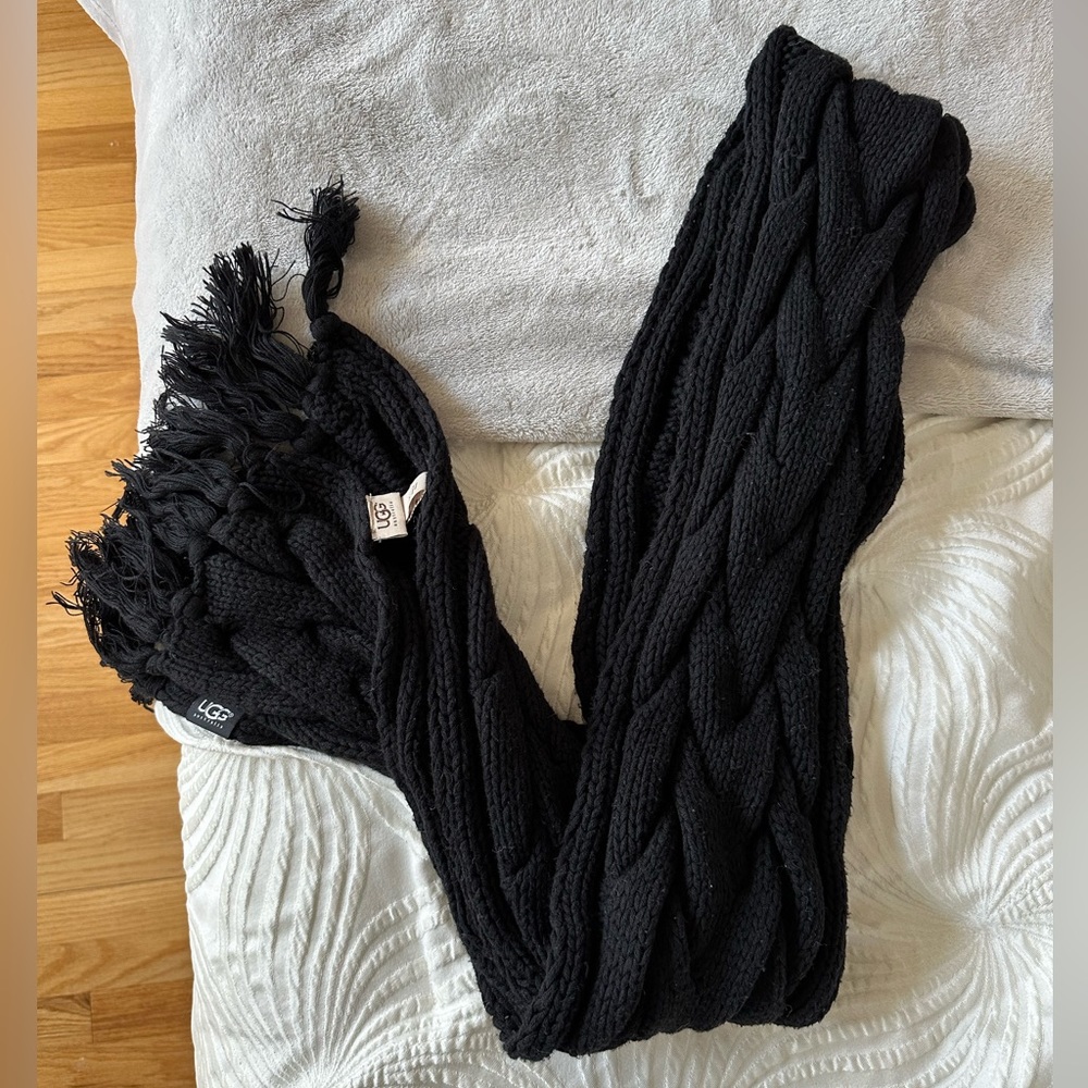 UGG knit scarf